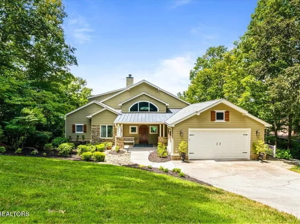 1304 N Shorewood Ln, Caryville, TN 37714