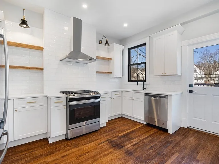 31 Monadnock St #1 — Photo 2