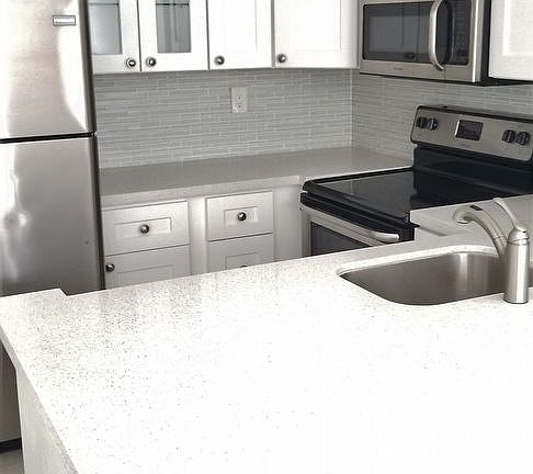 4th image of 752 Executive Center Dr APT 38