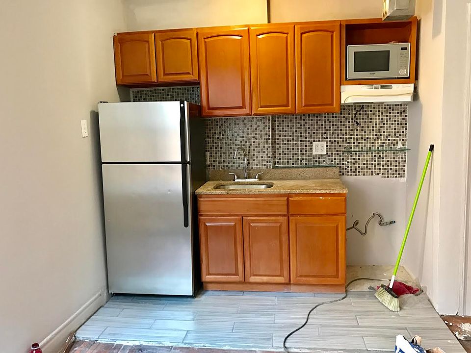 2nd image of 830 W 177th St APT 3E