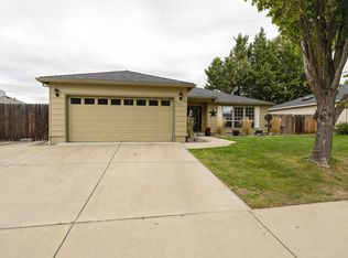 1651 Hollyhock Dr, Medford, OR 97504