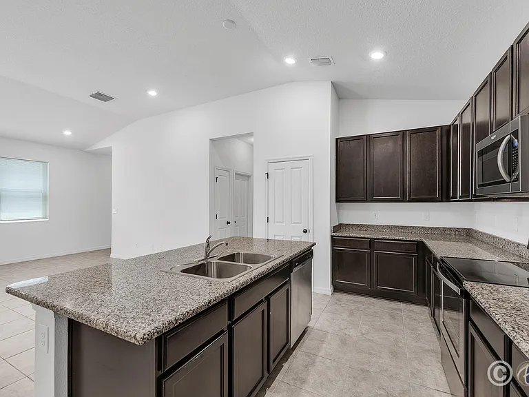 7608 Sunshine Bridge Ave — Photo 6