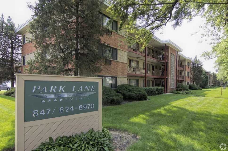 Park Lane Apartments — Photo 4