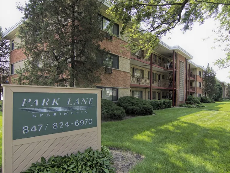 Park Lane Apartments — Photo 4