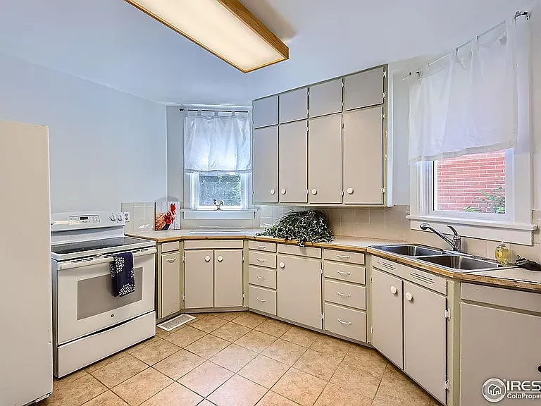 315 E Magnolia St #1 — Photo 4