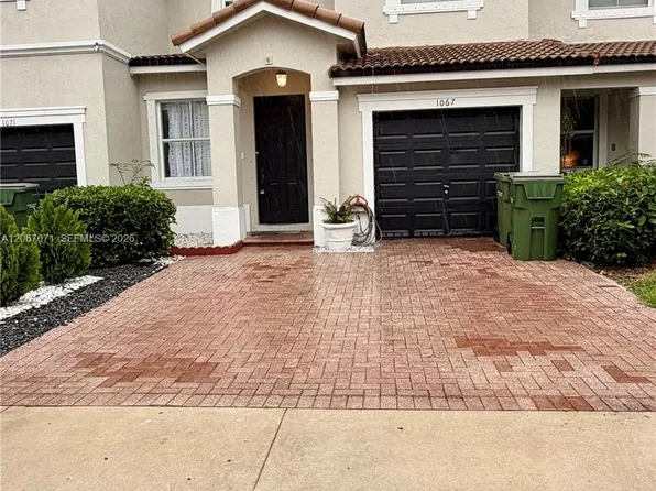 1067 NE 41st Pl, Homestead, FL 33033
