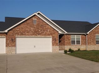 928 Creekside Dr, Waterloo, IL 62298