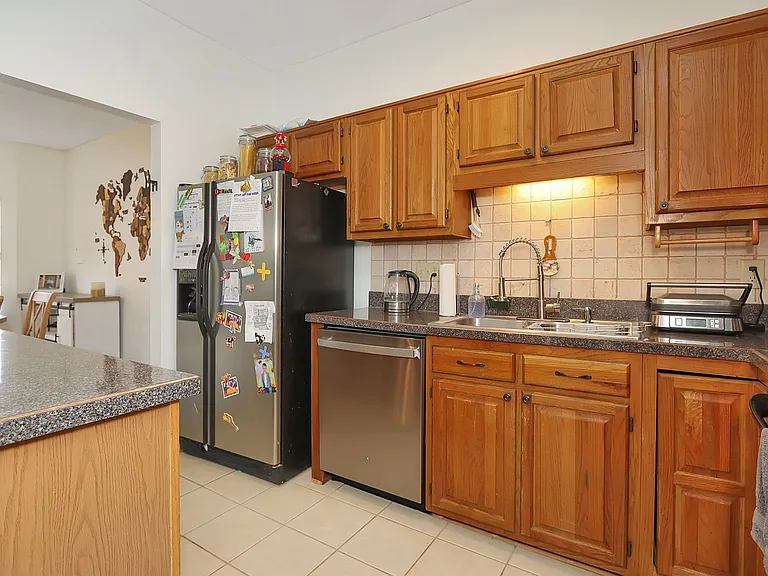 1356 Lake Dr — Photo 7
