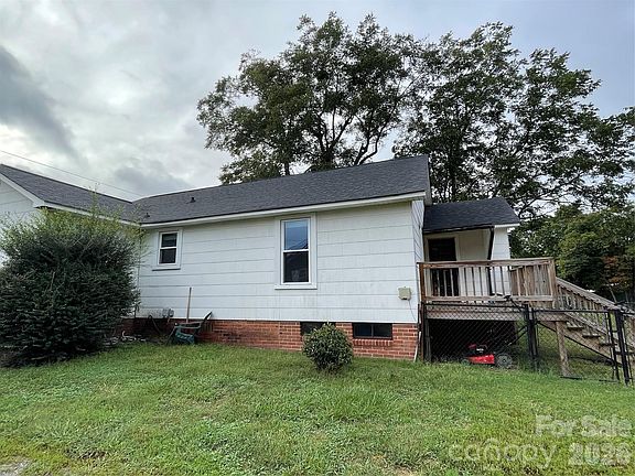3rd image of 625 Brown Rd