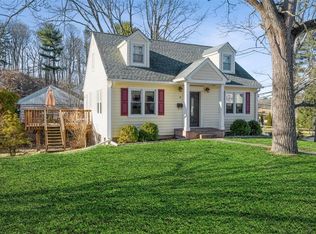 6 Harding Ave, Valhalla, NY 10595