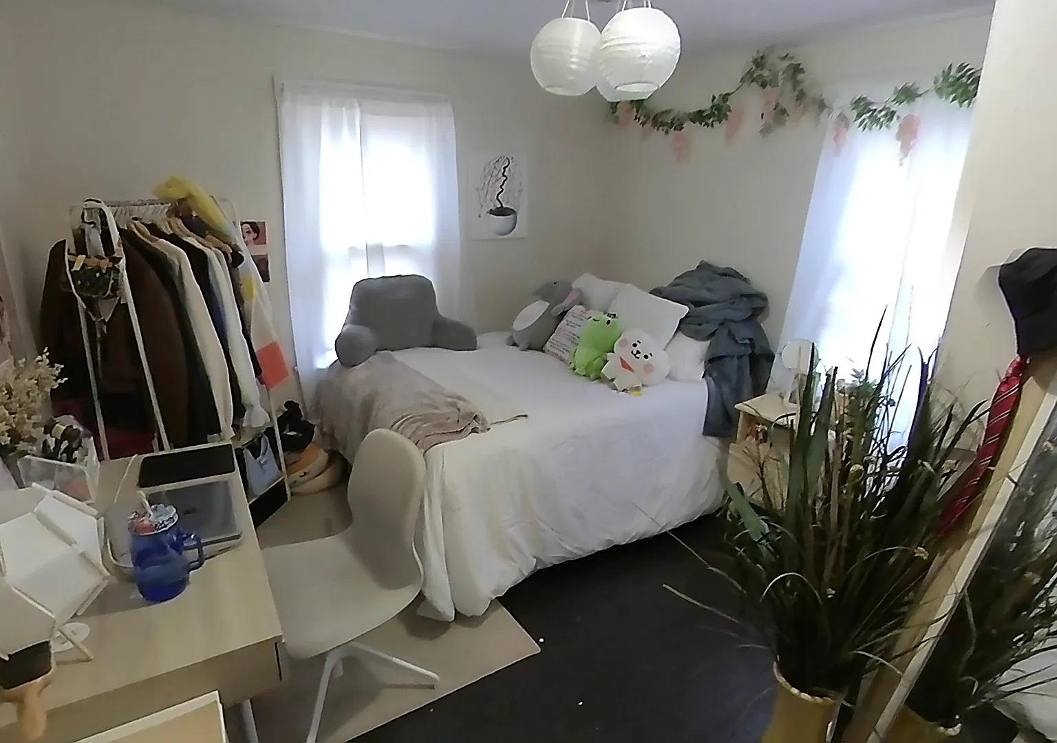 3 bed, $2,100 — Photo 4