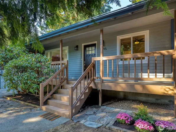 13715 26th Avenue NE, Seattle, WA 98125