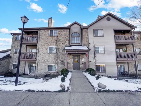 8390 Spring Valley Ct, West Chester, OH 45069