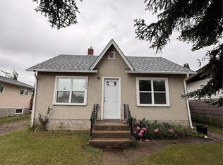982 12th St W, Prince Albert, SK S6V3C7