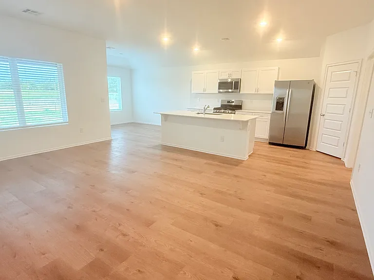 4005 Dutch Ln — Photo 14