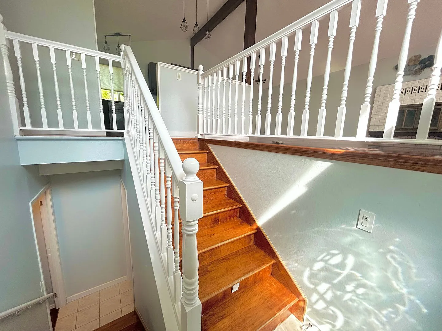 Spacious West Hill Gem 4 Bed, 3 Bath with Stunning Layout and Modern Comforts — Photo 4