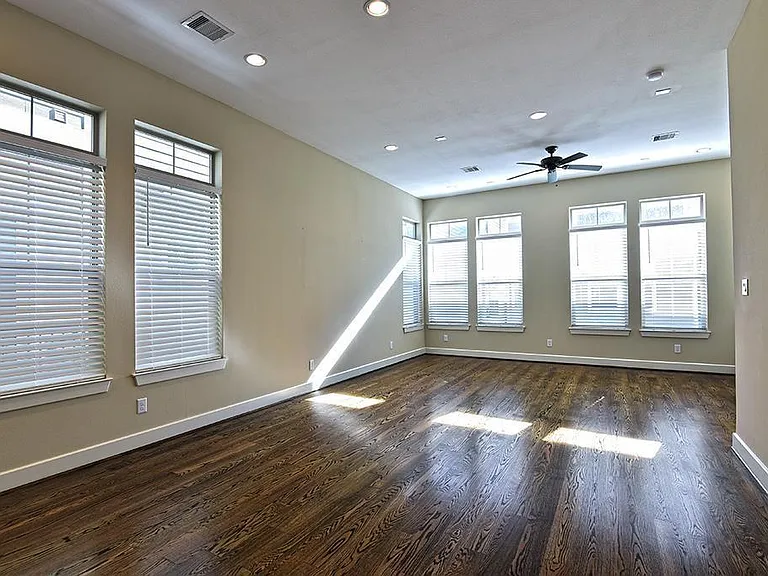 2441 Charleston St #C — Photo 11
