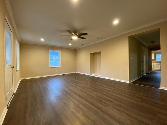 4th image of 1750 Newell Ave #B