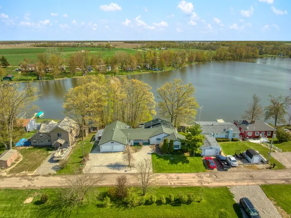 13834 Emens Dr, Hudson, MI 49247