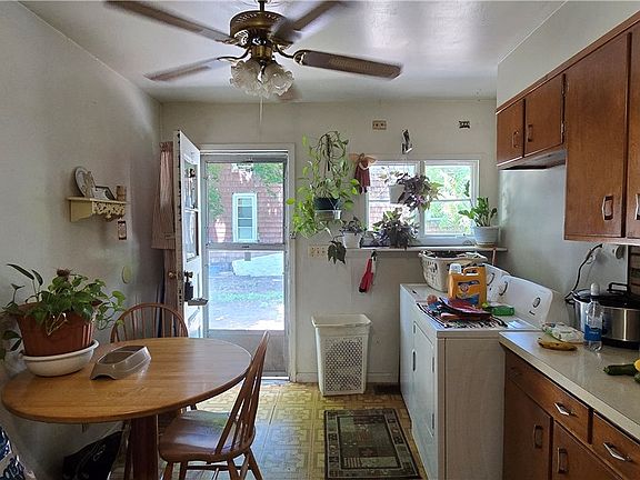 5th image of 711 Kinyon St