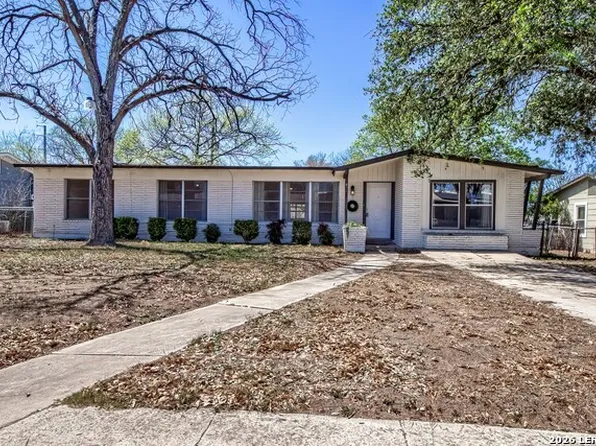 911 Elkhorn Dr, San Antonio, TX 78218