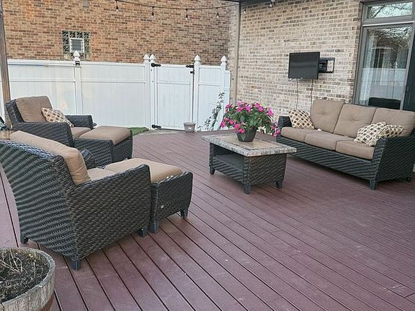 149 Elizabeth Ct, Wood Dale, IL 60191
