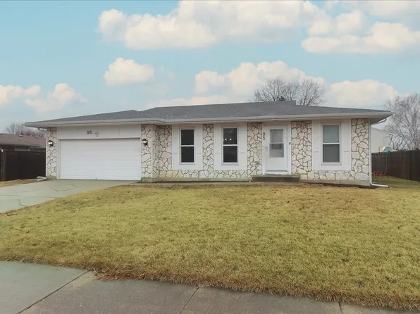 95 Wedgewood Dr, South Elgin, IL 60177