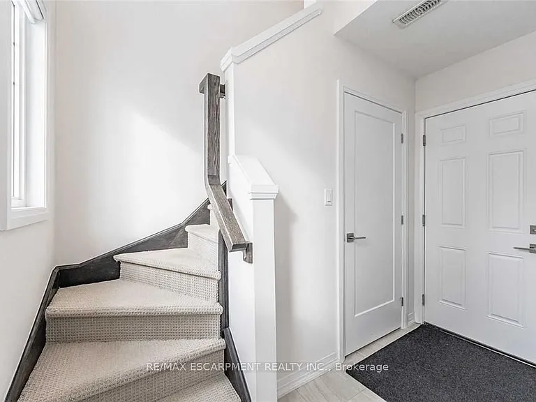 10 Showers Ln — Photo 29