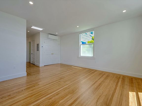 5th image of 127 Leroy Pl #3