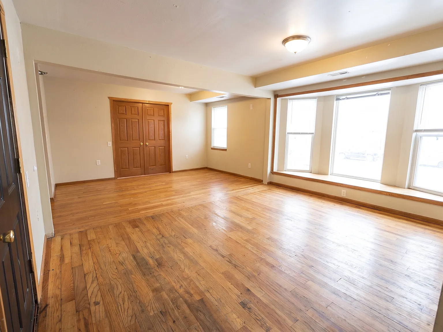520 W Mifflin St — Photo 1
