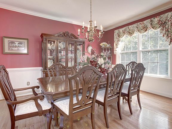 3rd image of 7795 Abbey Oaks Ct