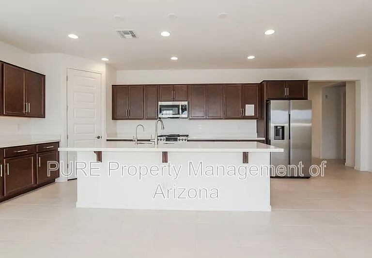 10254 W Crittenden Ln — Photo 2