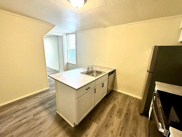 147 Virginia Ave — Photo 35