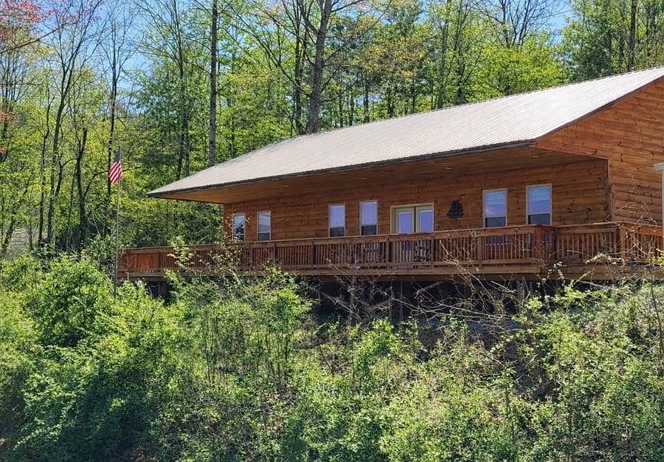 1st image of 7 Ridgeway Dr