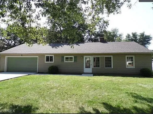 6979 Pinecrest St NE, Canton, OH 44721