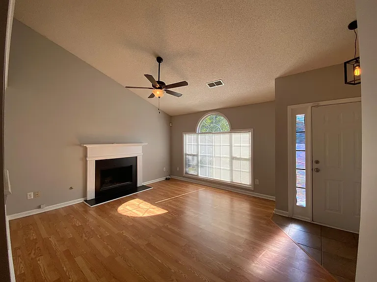 4453 Grove Dr NW — Photo 6