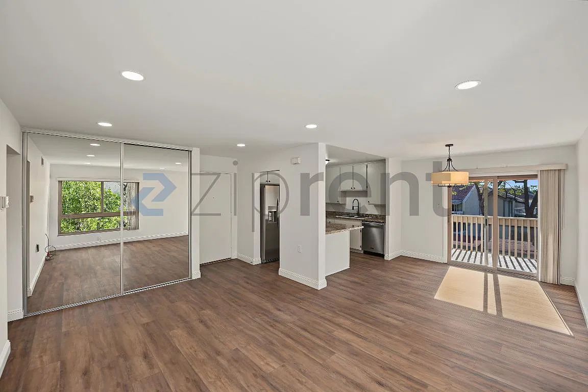 2 bed, 850 sqft, $3,100 — Photo 1