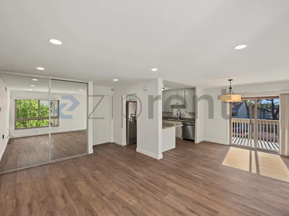 324 Chestnut Hill Ct APT 35, Thousand Oaks, CA 91360