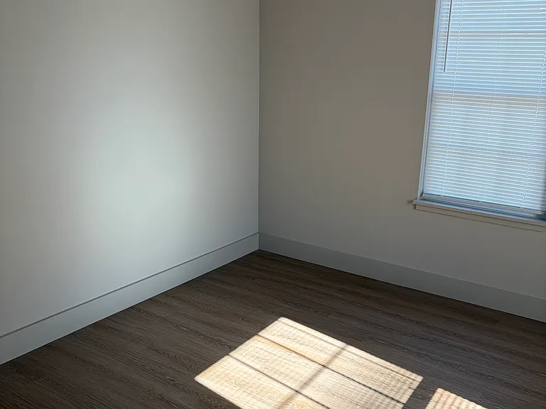 401 Meander St — Photo 8
