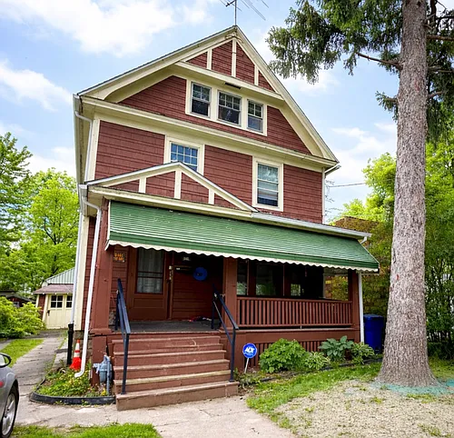 1811 Weston Ave Photo 1