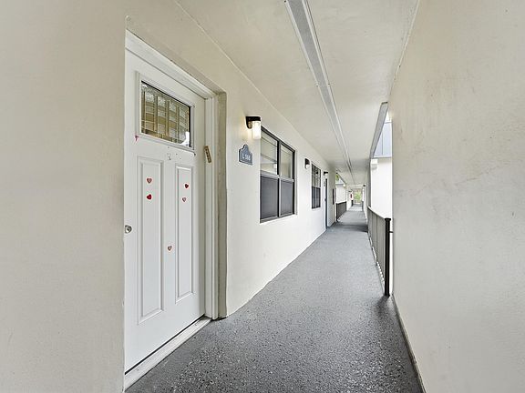 3rd image of 566 Piedmont L