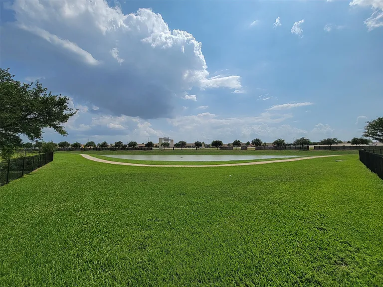 23111 Broad Springs Ct — Photo 46