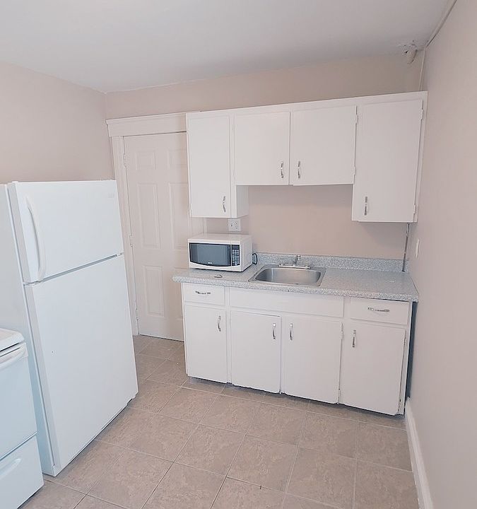1st image of 441 Janette Ave Unit 3
