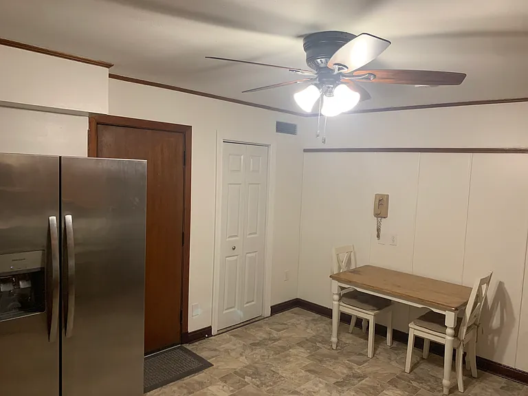 724 Green Acres Rd — Photo 8