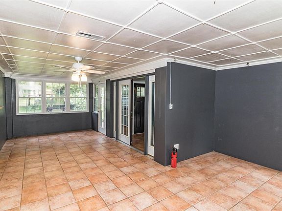 4th image of 108 Thoroughman Ave