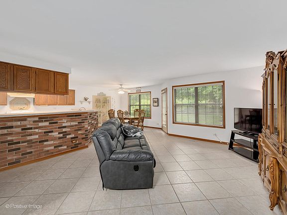 4th image of 169 Benton Ln