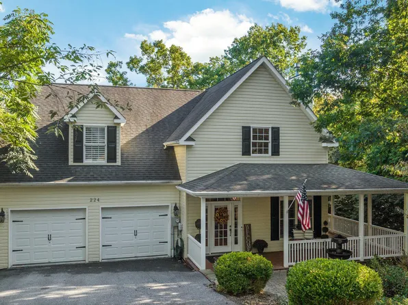 224 Greenbriar Cir, Cross Junction, VA 22625