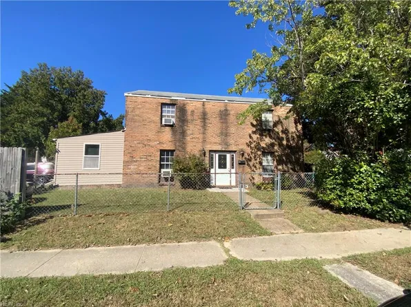 601 Red Horse Ln, Virginia Beach, VA 23462