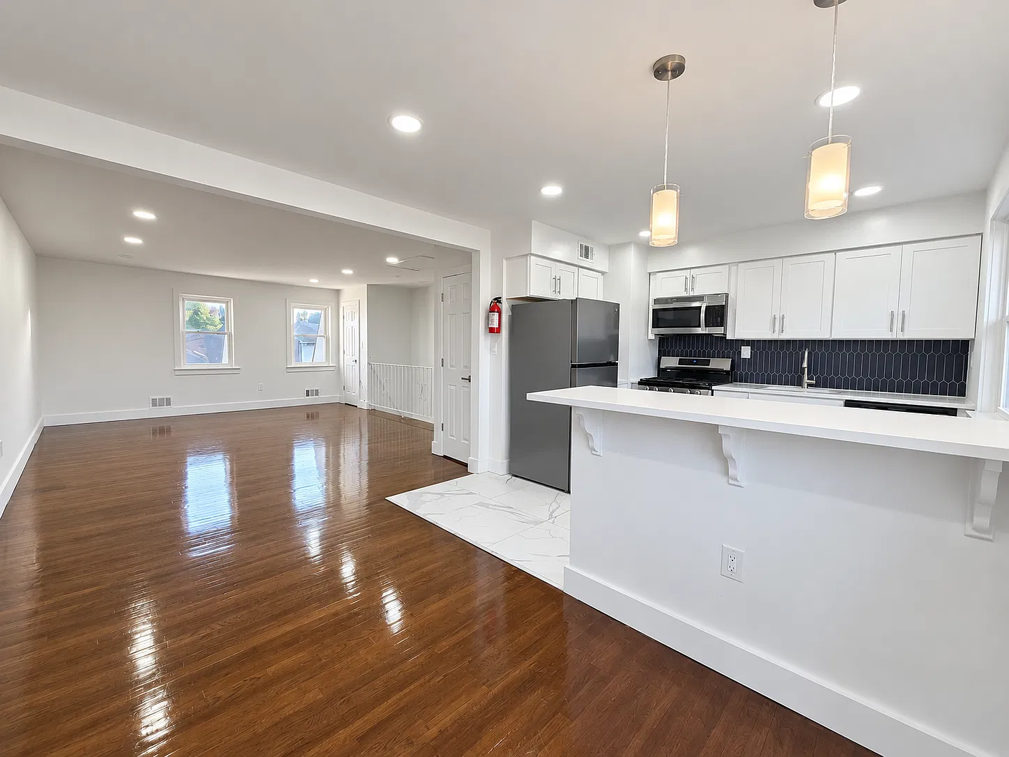 1 bed, 1000 sqft, $1,995 — Photo 2