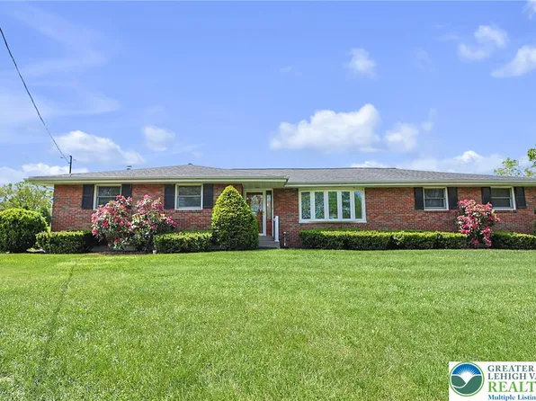 1004 Maple St, Pottsville, PA 17901